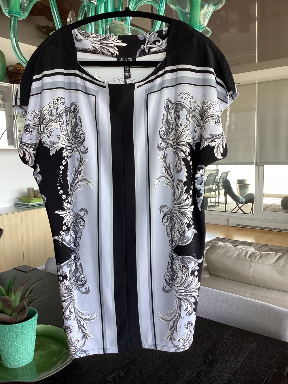 Jones New York Black and White Ornate Print Tunic